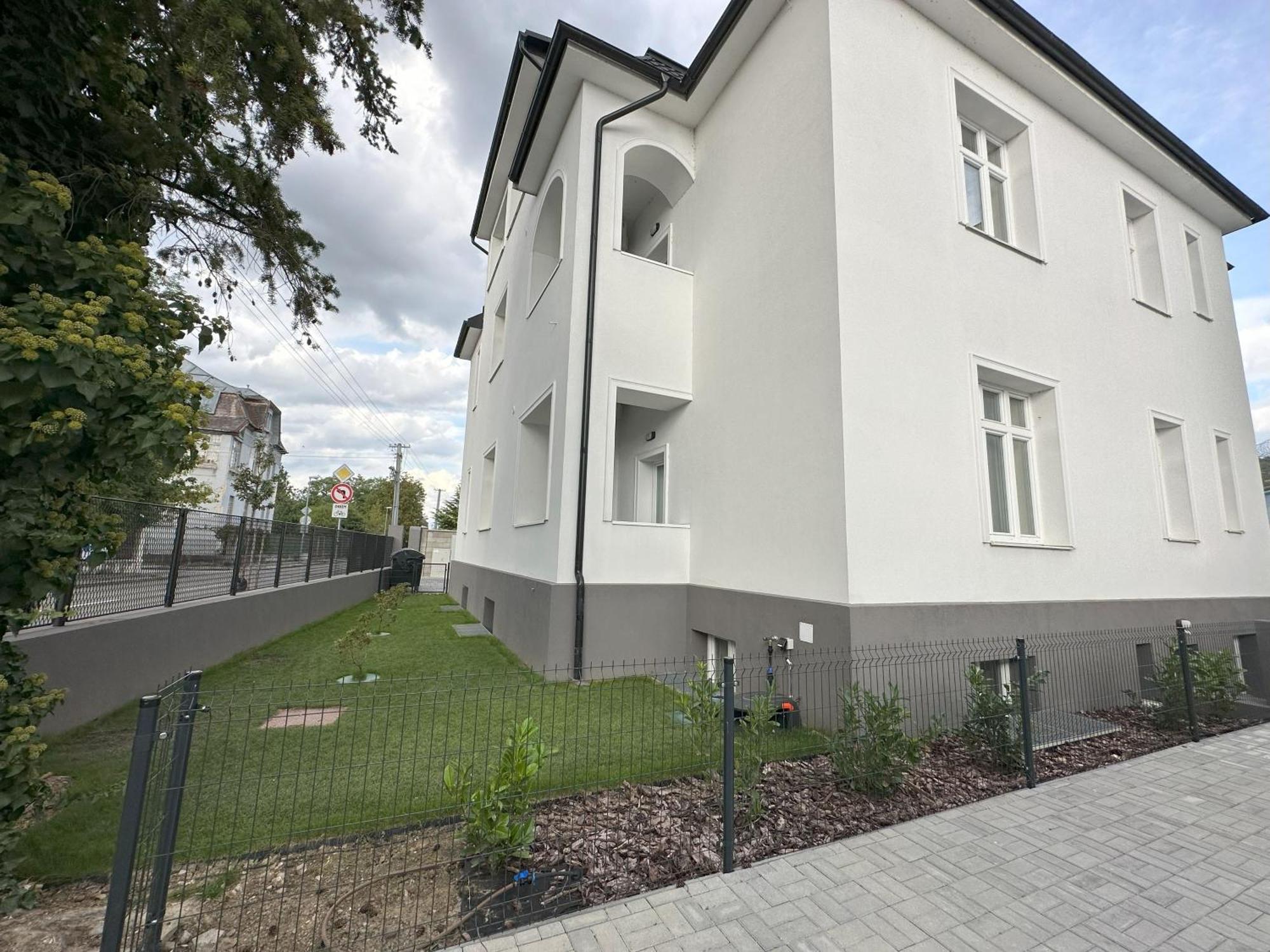 Dohnanyi Villa By Chors Тренчин Экстерьер фото