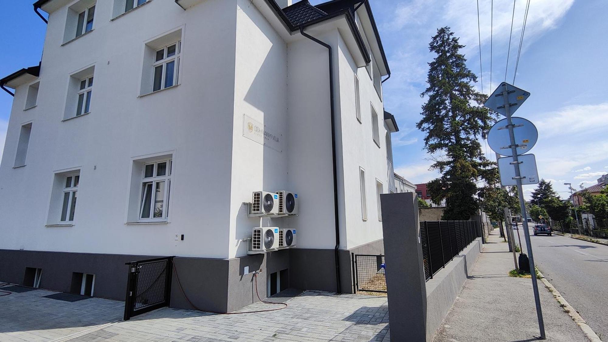 Dohnanyi Villa By Chors Тренчин Экстерьер фото